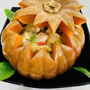 Gà đen tây bắc hầm bí đỏ