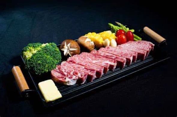 Bò Fuji nướng đá núi lửa