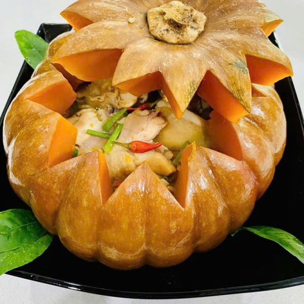 Gà đen tây bắc hầm bí đỏ